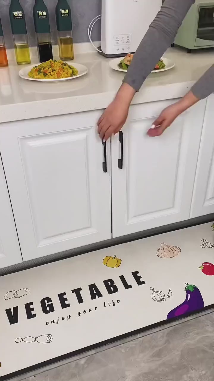 Rotating Food Storage Dispenser